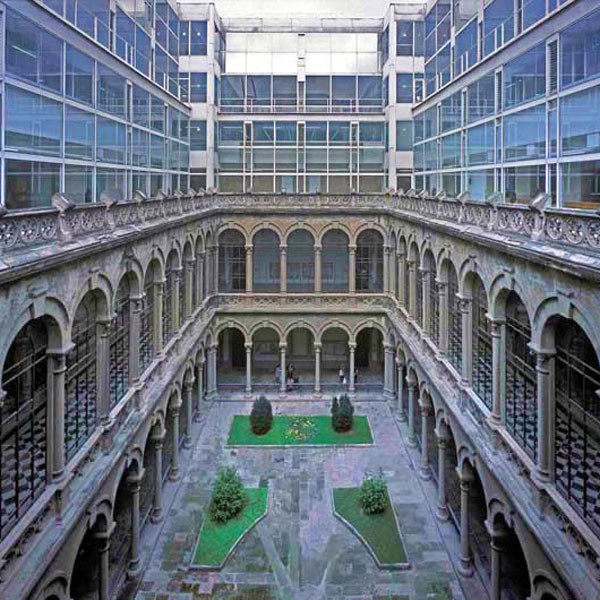 Claustre Facultat de Medicina Barcelona